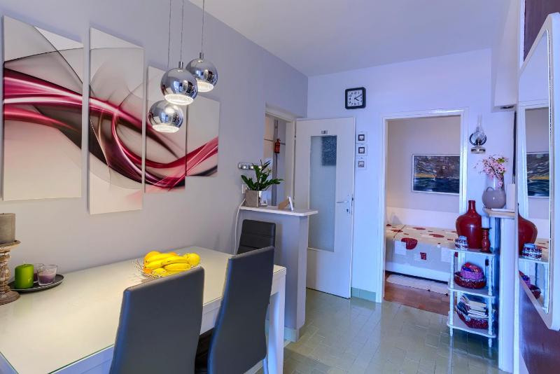 Two-Bedroom Apartment with Terrace and Sea View image 4