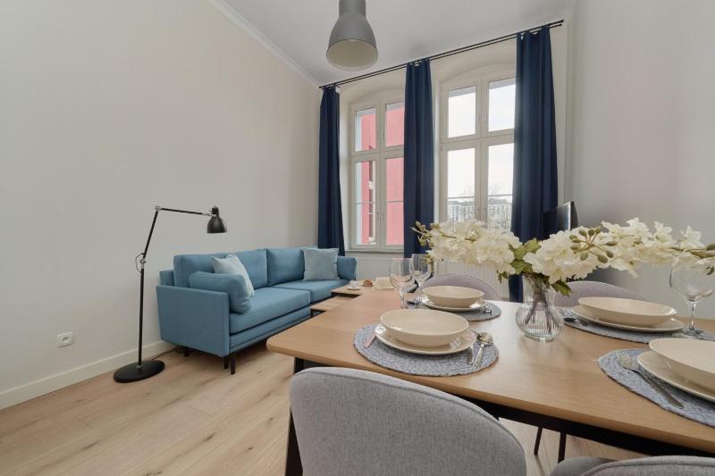 Piłsudskiego Stylish Apartment by Noclegi Renters - image 8