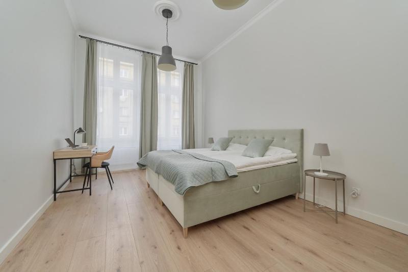 Piłsudskiego Stylish Apartment by Noclegi Renters - image 15