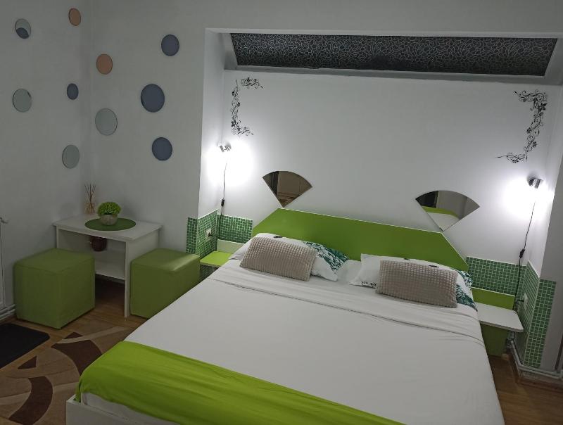 Double Room image 4