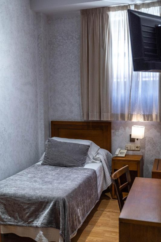 Single Room image 1