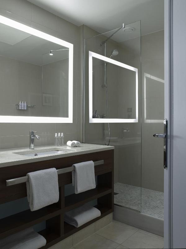 Superior Queen Room image 4