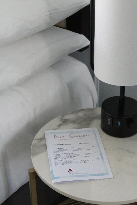 Superior Queen Room image 3