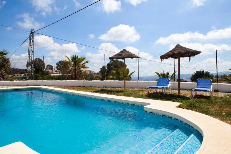 Farm house (cortijo) con piscina, vistas al mar y montaña Images
