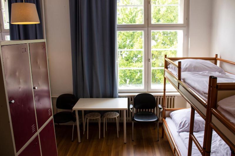 Dormitory Room (5 People) with Bathroom image 2