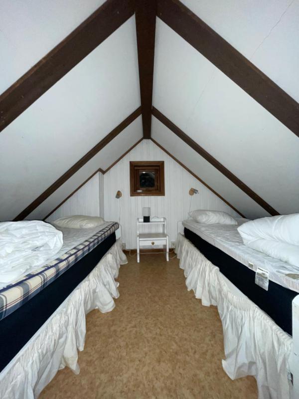 One-Bedroom Cottage image 3