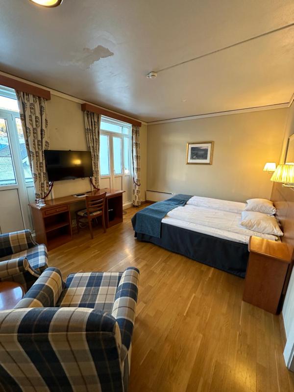 Standard Double Room image 4