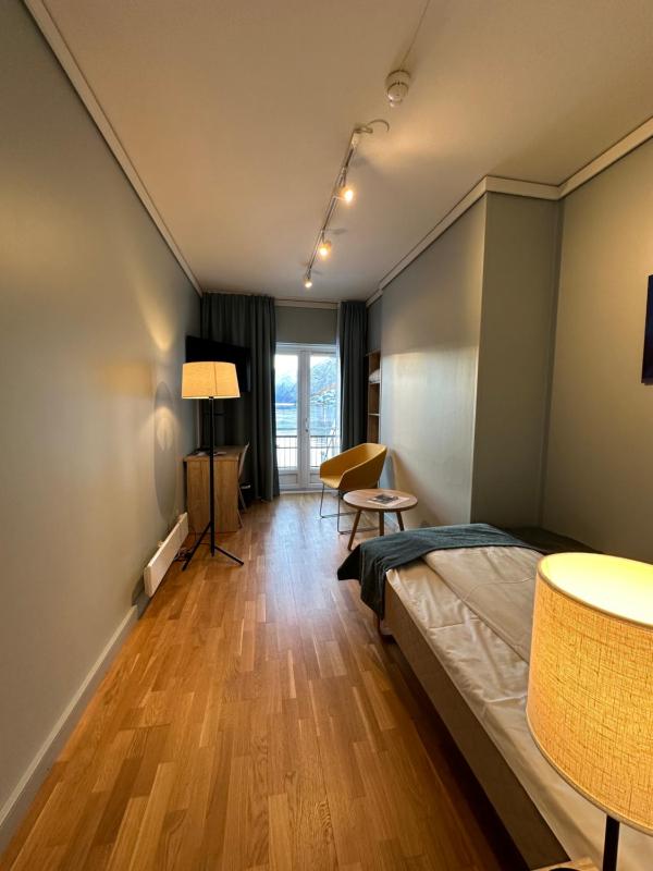 Single Room with Fjord View image 3