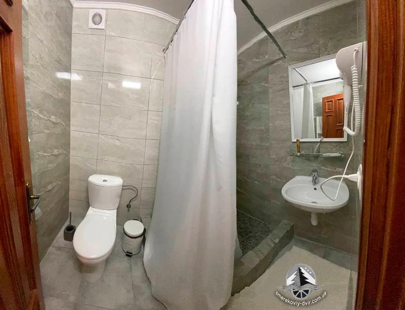 Triple Room with Balcony image 1