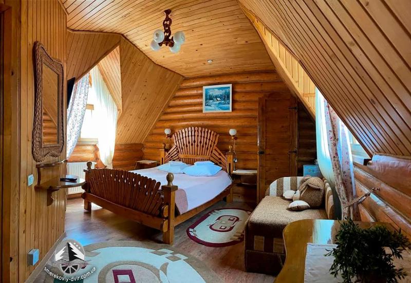 Triple Room with Balcony image 3