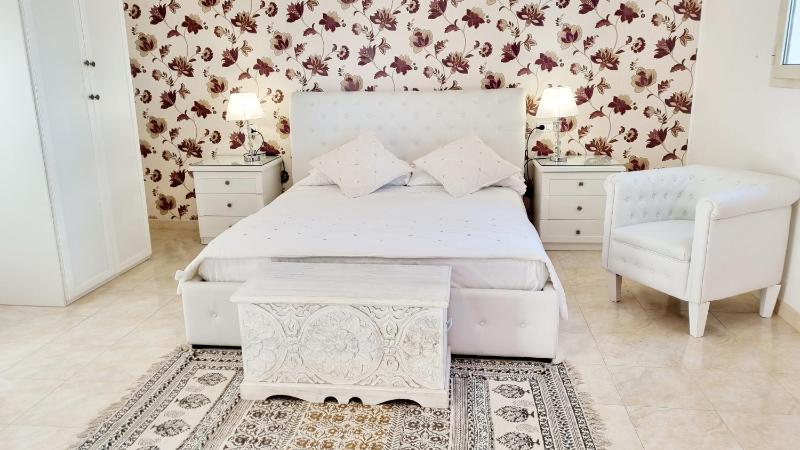 Double Room image 4