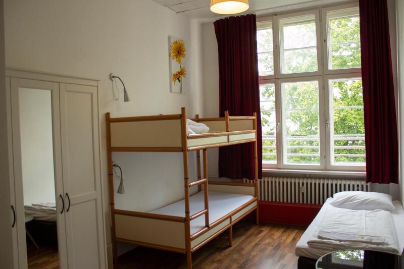 Triple Room image 2