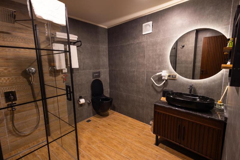 Queen Room with Sea View image 2