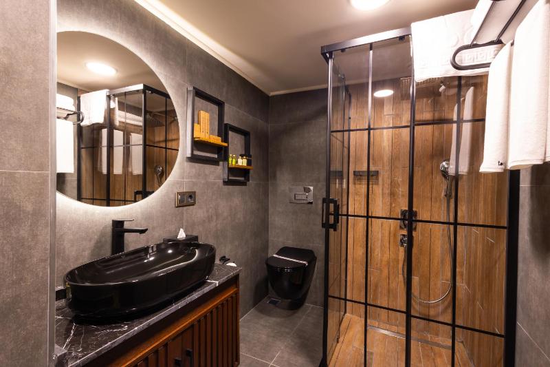 Queen Room with Sea View image 3