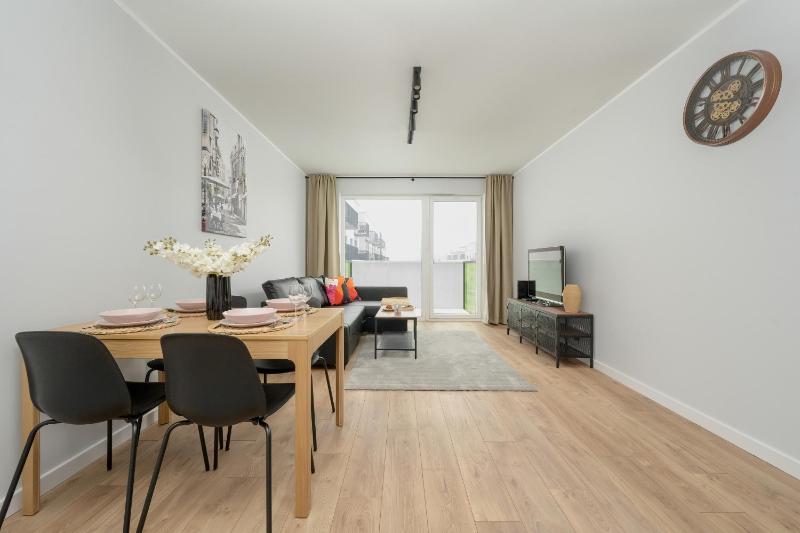 Pleasant Decor Balcony & Parking Wrocław by Noclegi Renters - image 6