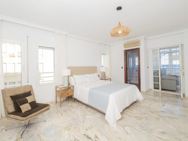 Cubo's Apartamento Seaview Port & Free Parking - image 7
