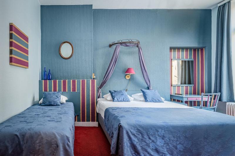 Standard Triple Room image 3