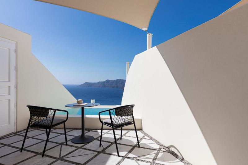 Superior Suite  with Plunge Pool image 4