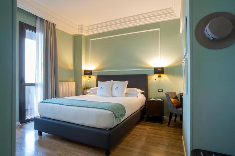 Double Room image 1
