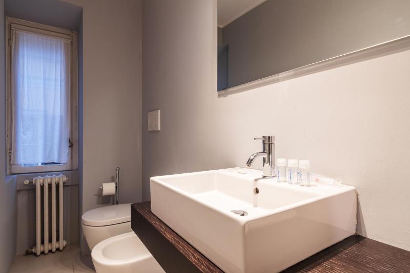 Studio Apartment image 4