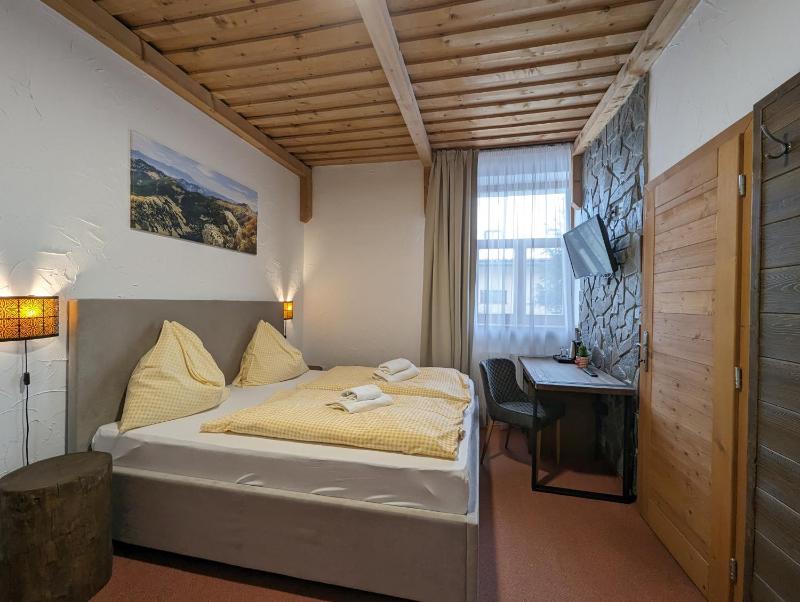 Double Room image 1