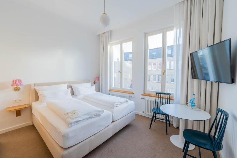Standard Double Room image 1