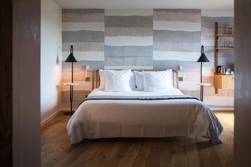 Double Room with Lake View and Fireplace image 1