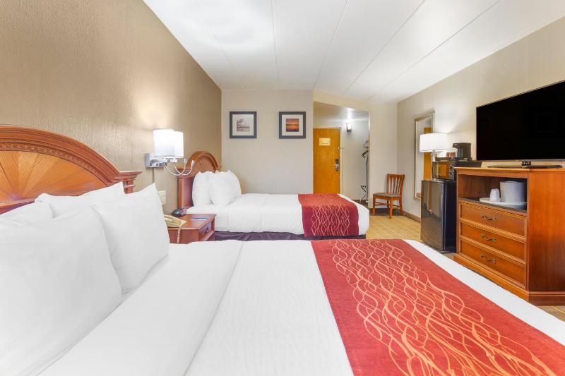 Double Room with Two Double Beds - Non-Smoking image 3