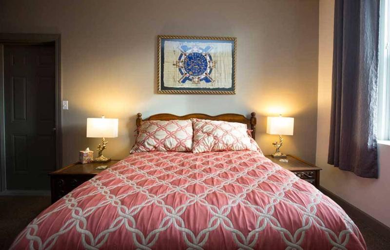 Deluxe King Room image 3