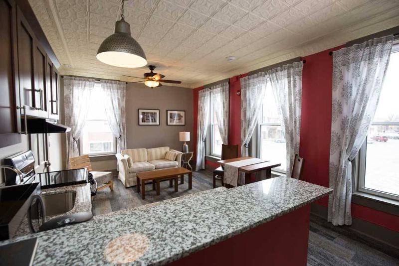 One-Bedroom Apartment image 2
