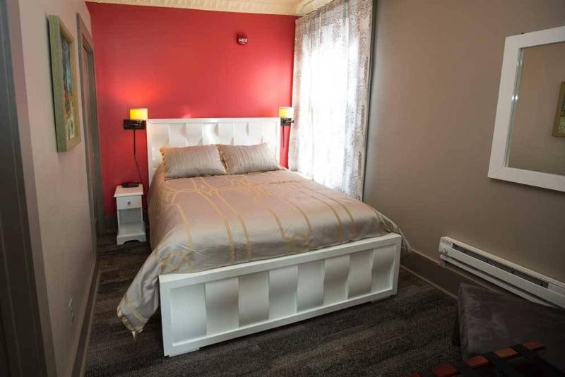 One-Bedroom Apartment image 1