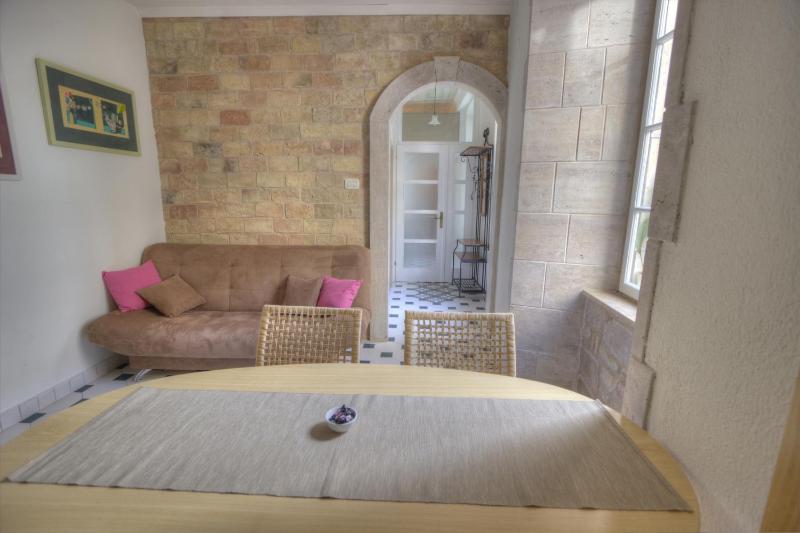 One-Bedroom Apartment - 7 Don Ive Prodana  image 2