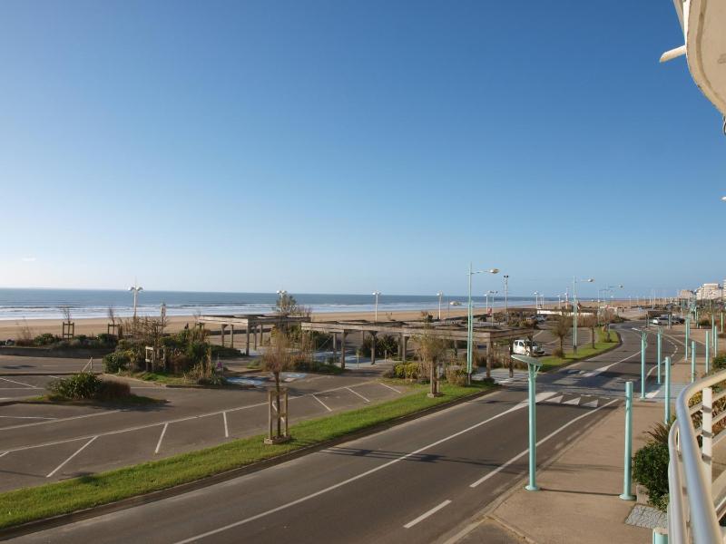 Appartement rénové 1 chambre superbe vue mer proche plage - FR-1-323-319 - image 23