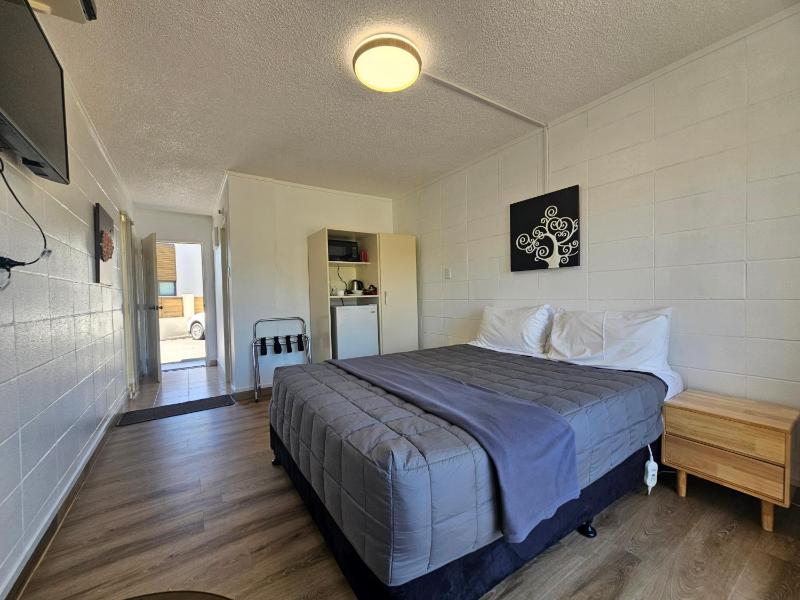 Tui Oaks Motel - image 23