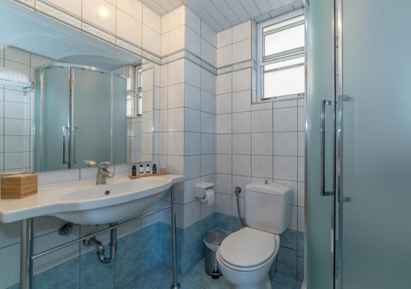 Studio with Partial Sea View (2 Adults) image 3