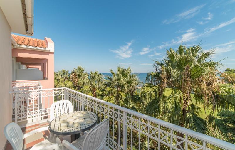Two-Bedroom Apartment with Side Sea View (5 Adults) image 3