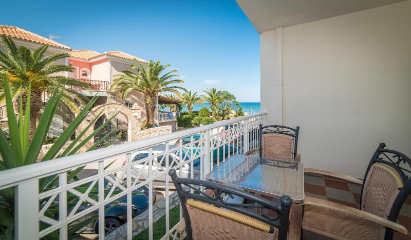 Two-Bedroom Apartment with Side Sea View - Disability Access image 3