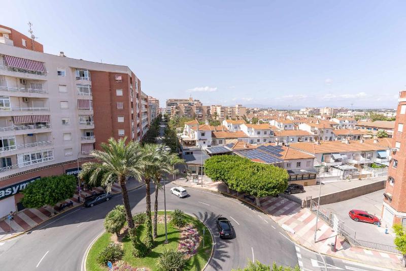rentafive - Nuevo - Terraza - A/A - 2 min paseo - image 34