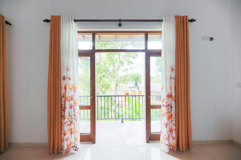 Hikka Tulips Villa - image 11
