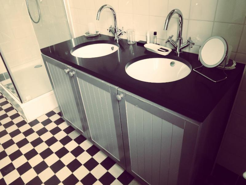 Double or Twin Room with Bathroom image 3