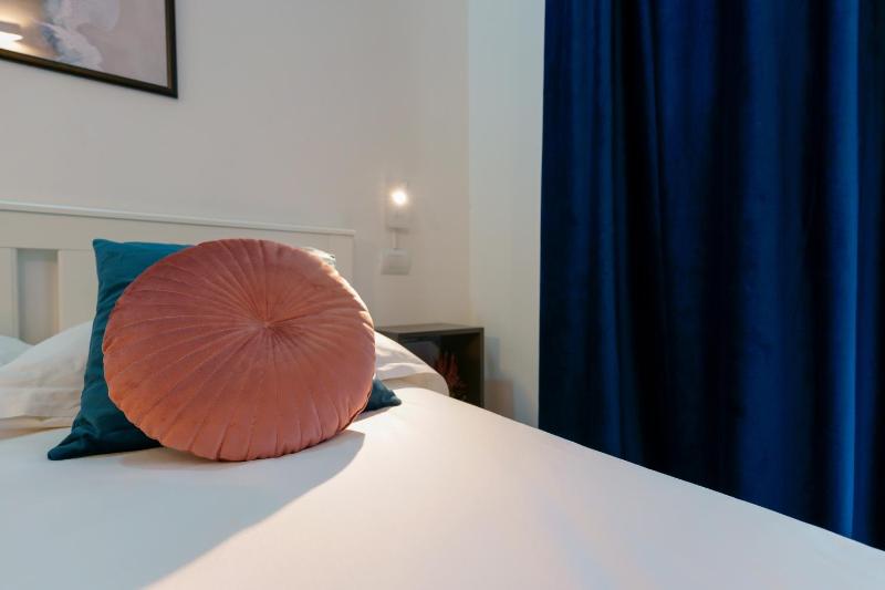 Economy Double Room image 3