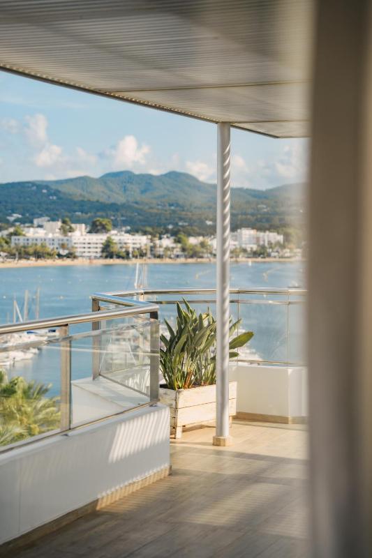 Penthouse Suite with Terrace and Sea View image 2