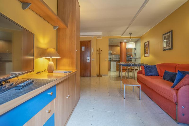 One-Bedroom Apartment image 2