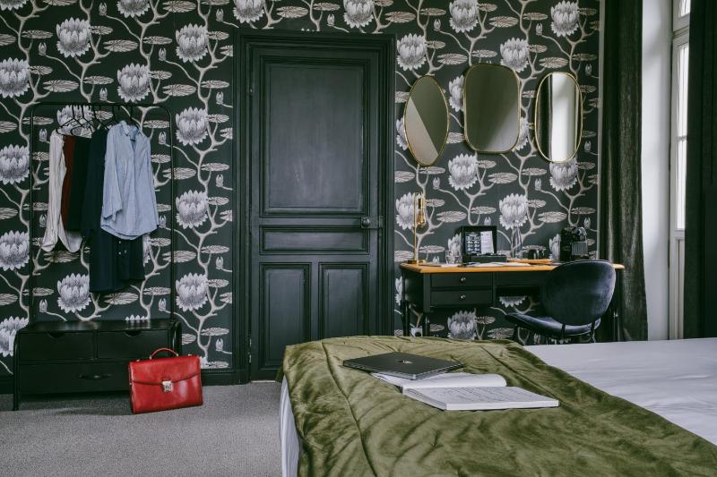 Deluxe Double or Twin Room image 1