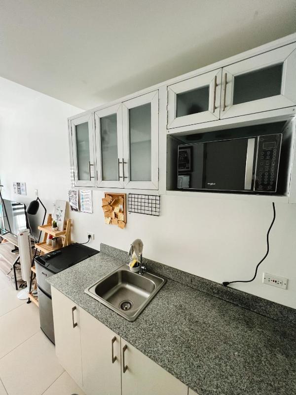 Cool Suites Tower B in Tagaytay 1 Br w/ Balcony - image 10