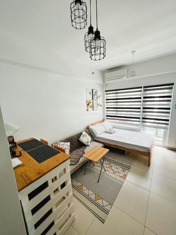 Cool Suites Tower B in Tagaytay 1 Br w/ Balcony - image 12
