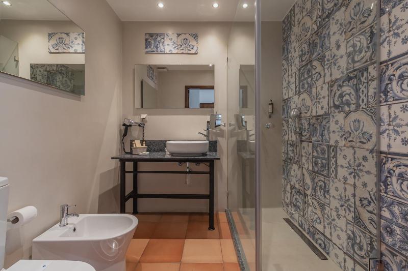 Romantic Junior Suite - Main House image 1