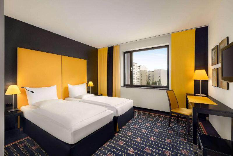 Executive Twin Room image 1