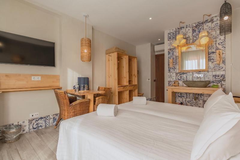 Standard Double or Twin Room - Guesthouse image 1
