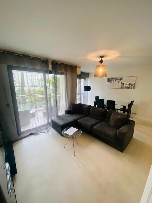 Superior One-Bedroom Apartment (2 Adults) image 3